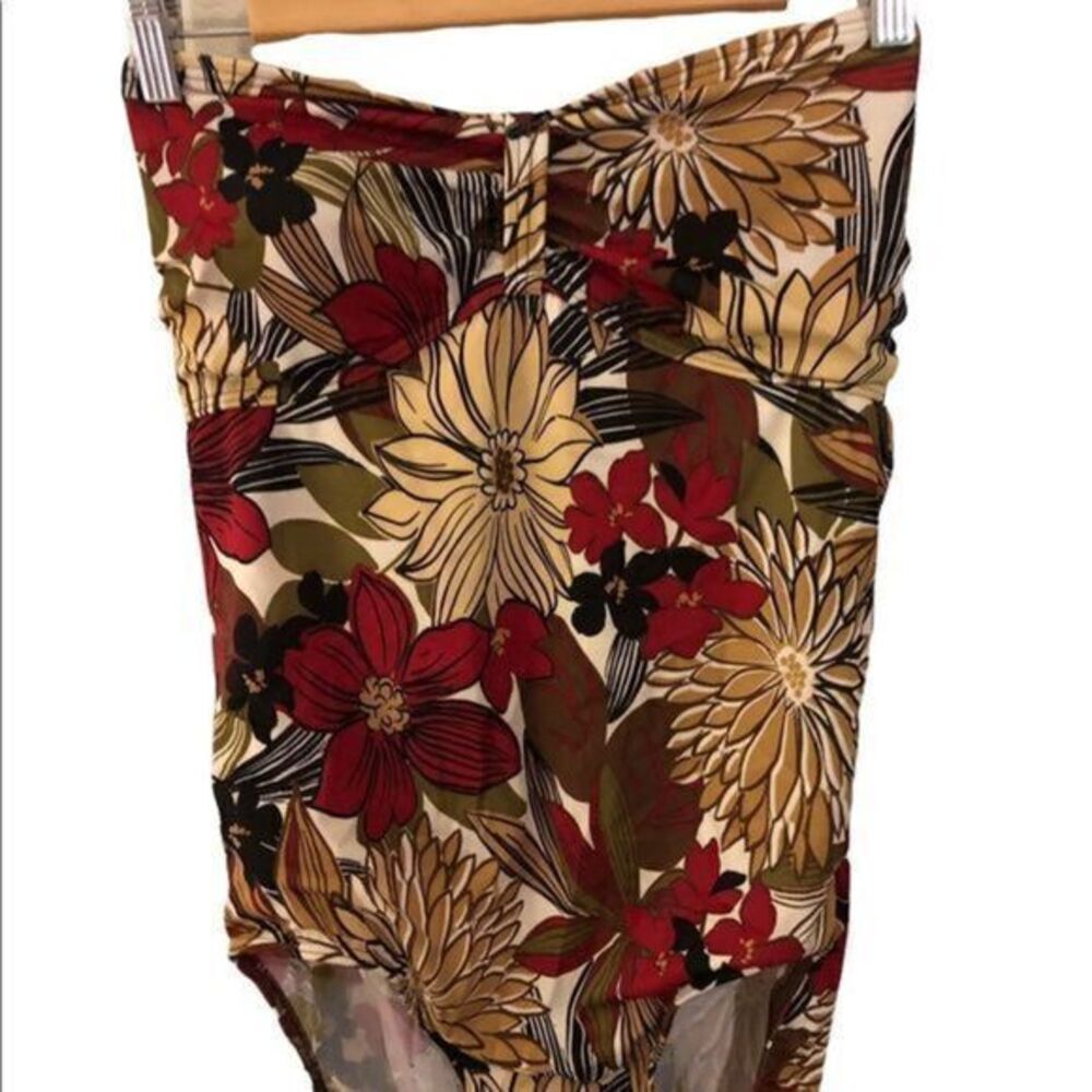 NWOT Silhouette Solutions Strapless One Piece‎ Floral Swimsuit Size 16Tall